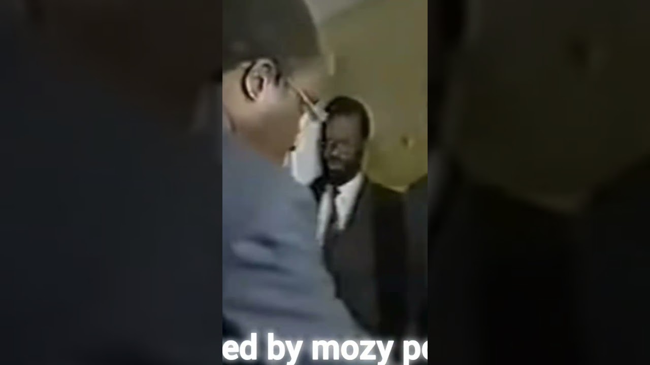 interahamwe zikoreye amakamyo15 yuzuye amafaranga zirayahungana
