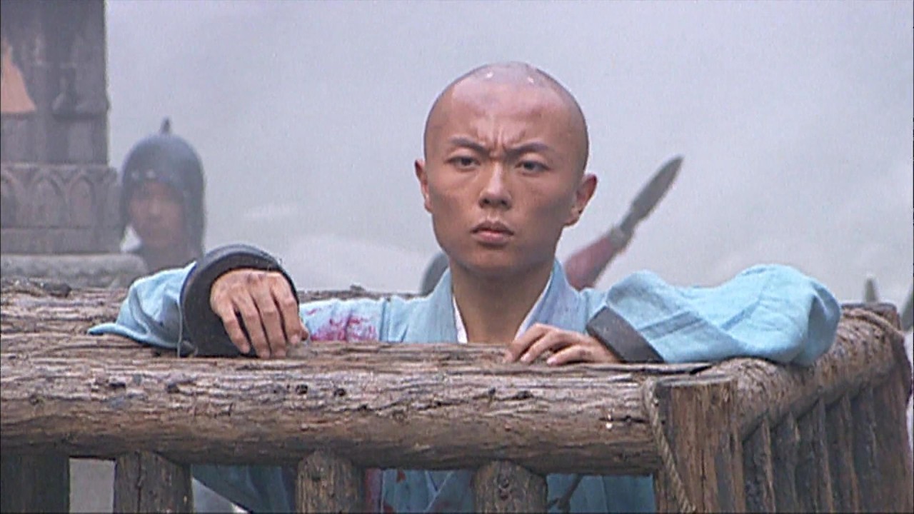 功夫電影！惡霸圍攻少林寺，不料却被6歲小和尚暴打！#kungfu  #功夫 #movie