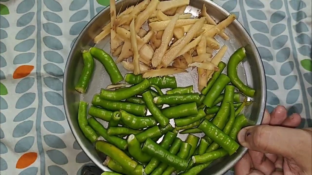हरी मिर्च और अदरक का अचार / Green Chilli Pickle / Pickle Recipe @youtubedailyvlogs  / Recipe 