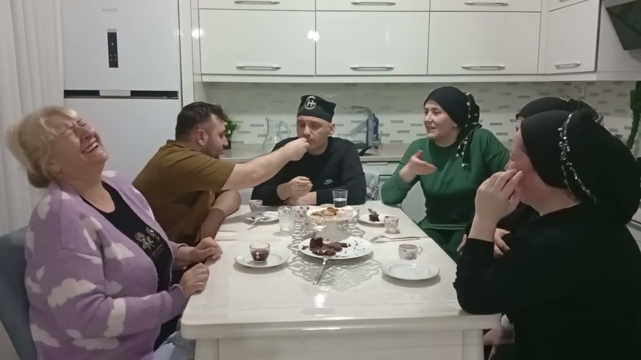 MİSAFİRLERİMİZ GELDİ.ALLAH GÜLMEKTEN AYIRMASIN. 