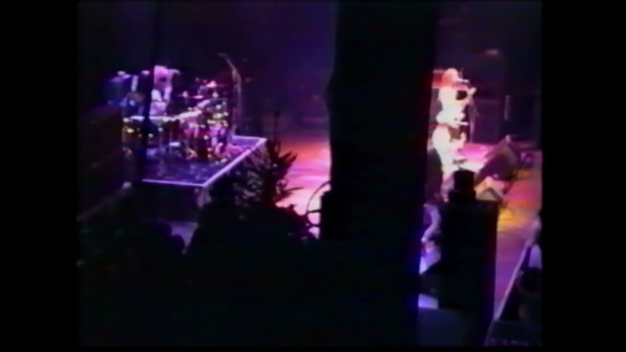 Alice in Chains - Hate to Feel - live in Seattle, December 20th 1992 (Upgraded audio)