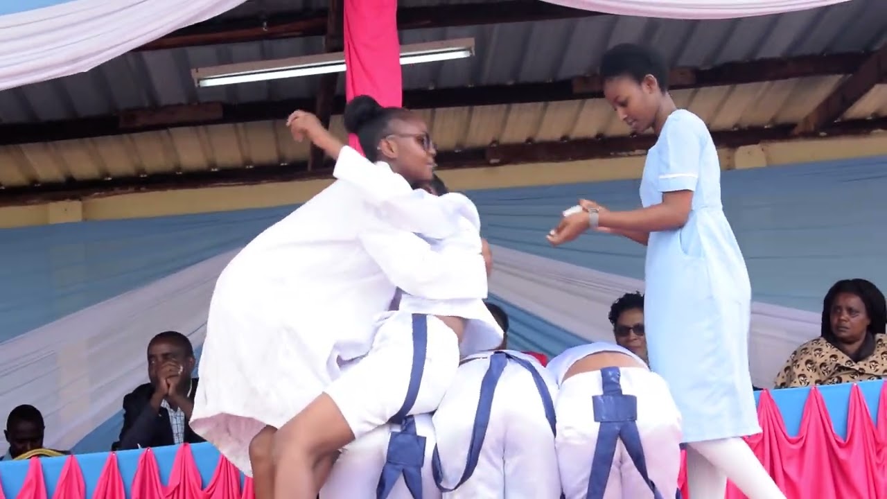 NGARU GIRLS - MODERN DANCE.