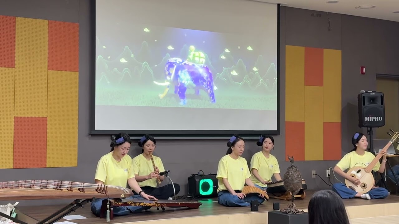 금동대향로 오악사 연주 [부여박물관]