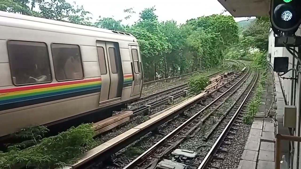 Metro de Caracas Línea 2 Tren Alstom S1 en la estación Ruiz Pineda dirección Bello Monte