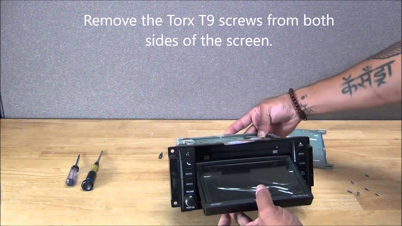Chrysler® Dodge® Jeep® 430N RHB Uconnect Mygig Navigation Radio Door Assembly Removal