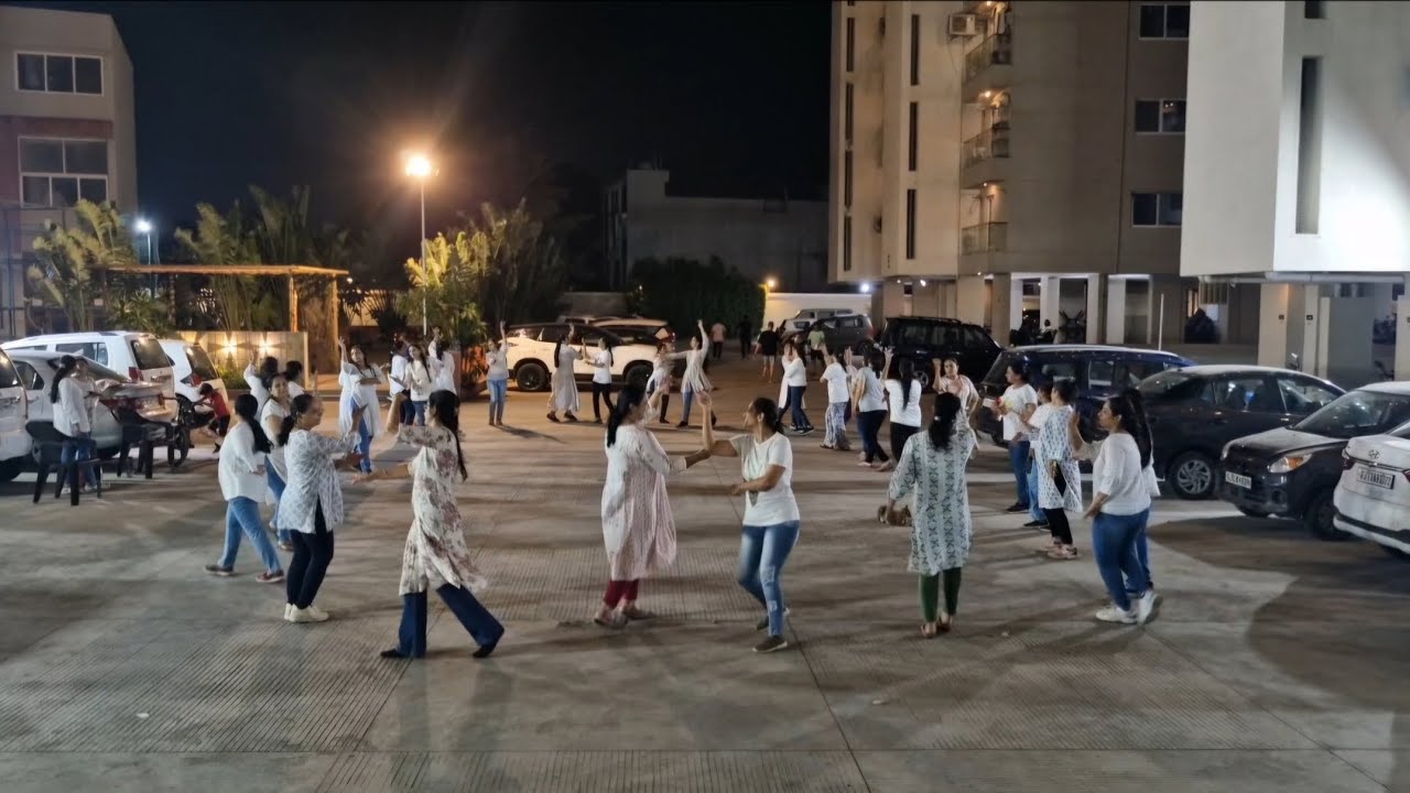 Chandaliyo Ugyo Re Garba Steps🤍Navratri Trending Steps😍#navratri #trending #garba #gujju #viralsong