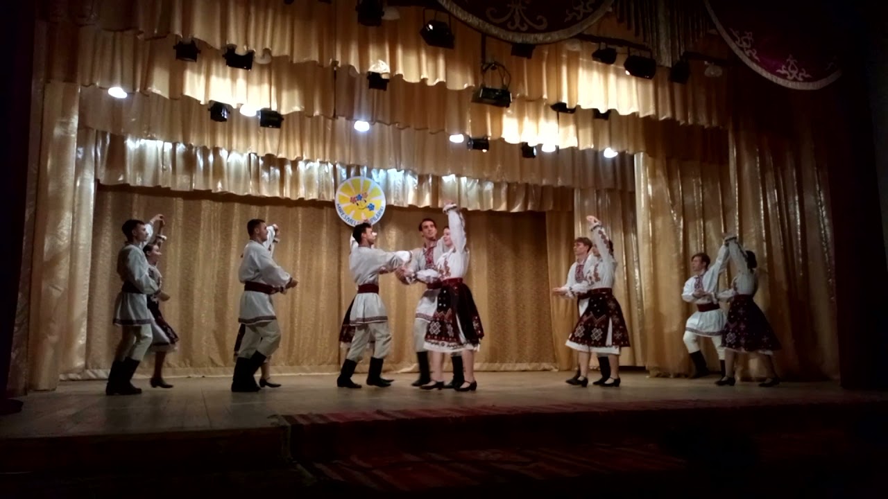 Polca din bătrîni. Ansamblul de dans popular ”Spicușor” Căușeni, Moldova