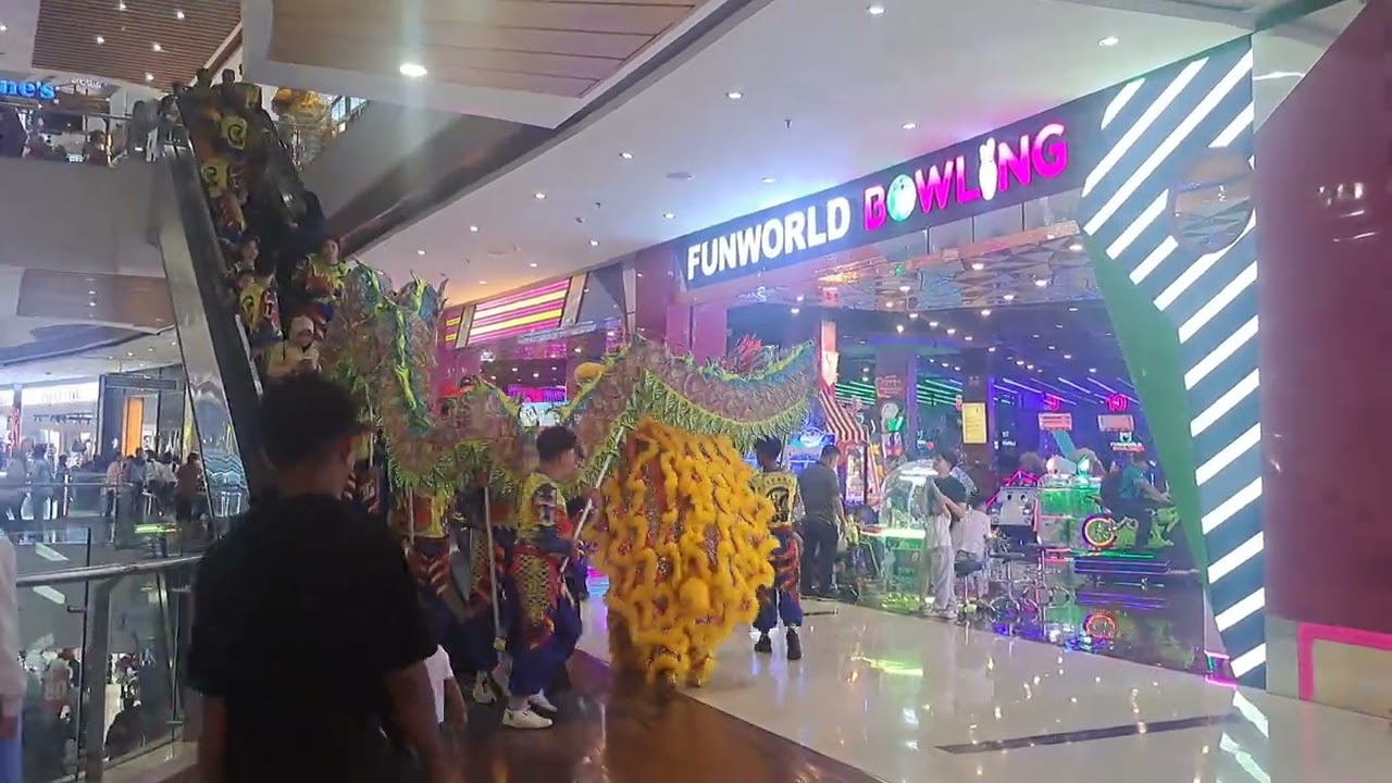 Barongsai turun eskalator #imlek2026 #bintaro 