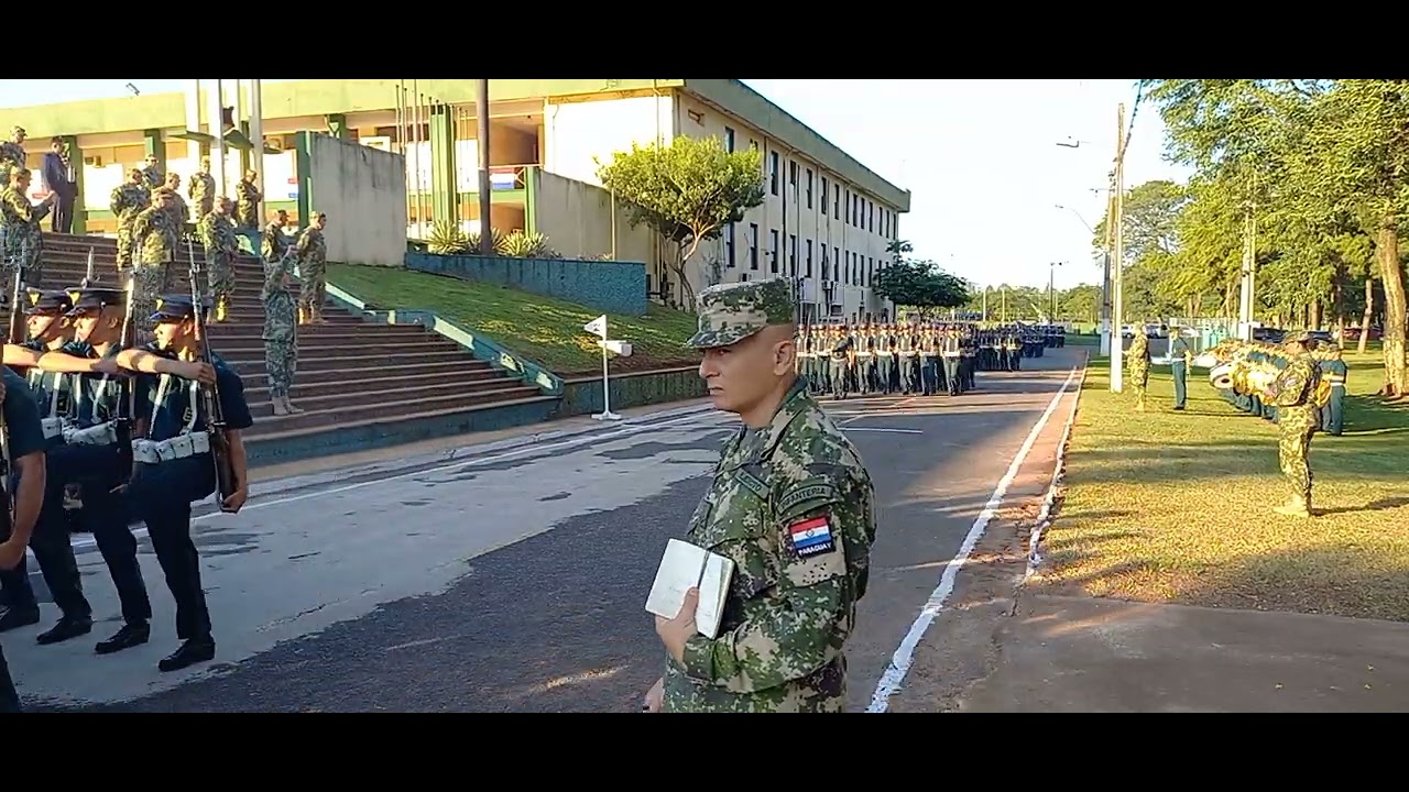 Práctica de Desfile de los Cadetes de la Academia Militar 