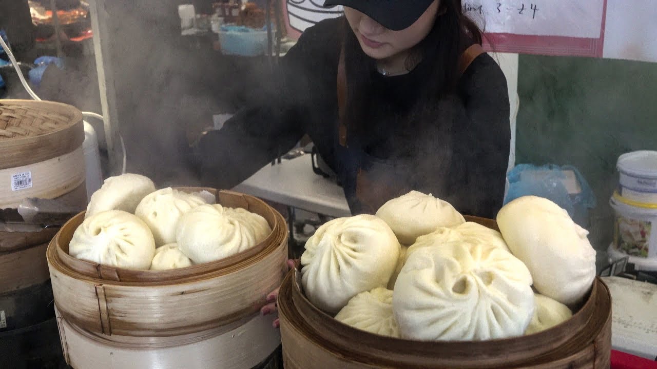Chinese Bao Big Dumpling Tasted in London. Street Food