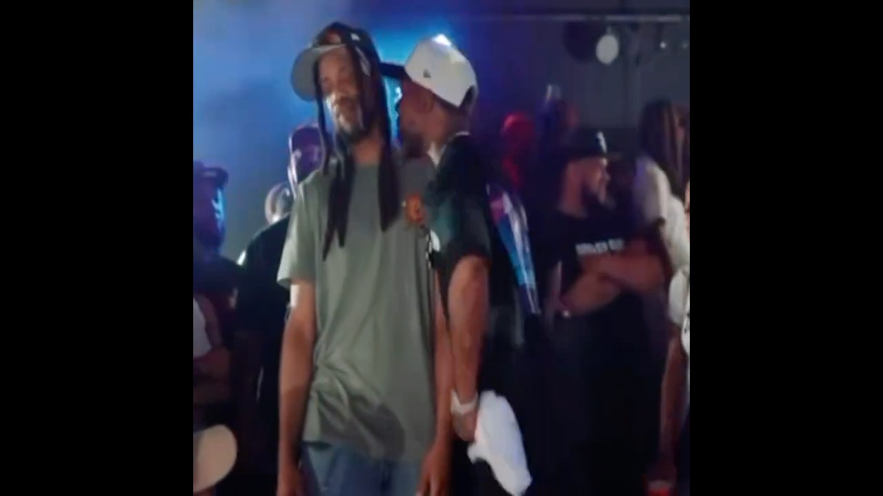TAY ROC GETS PHYSICAL! 😱 SPAZZES ON BATTLE RAPPER! 😳
