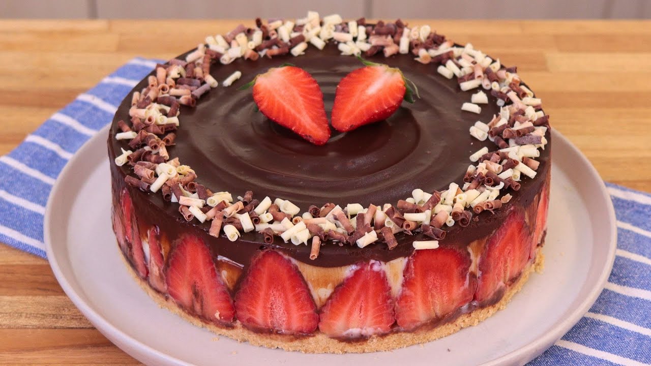 TORTA BOMBOM DE MORANGO F&Aacute;CIL E DELICIOSA | TORTA DE MORANGO COM CHOCOLATE
