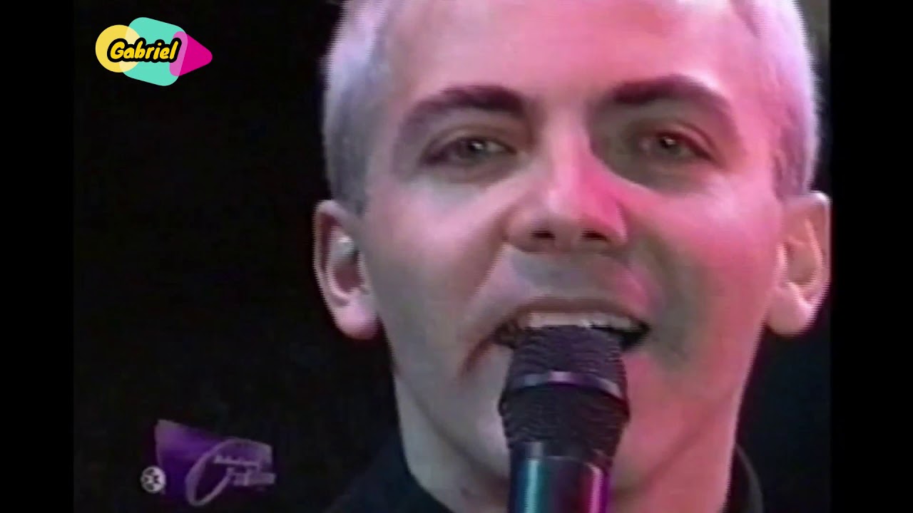 Cristian Castro - Vuelveme a querer y Lo mejor de mi (Zócalo de México 2003 )