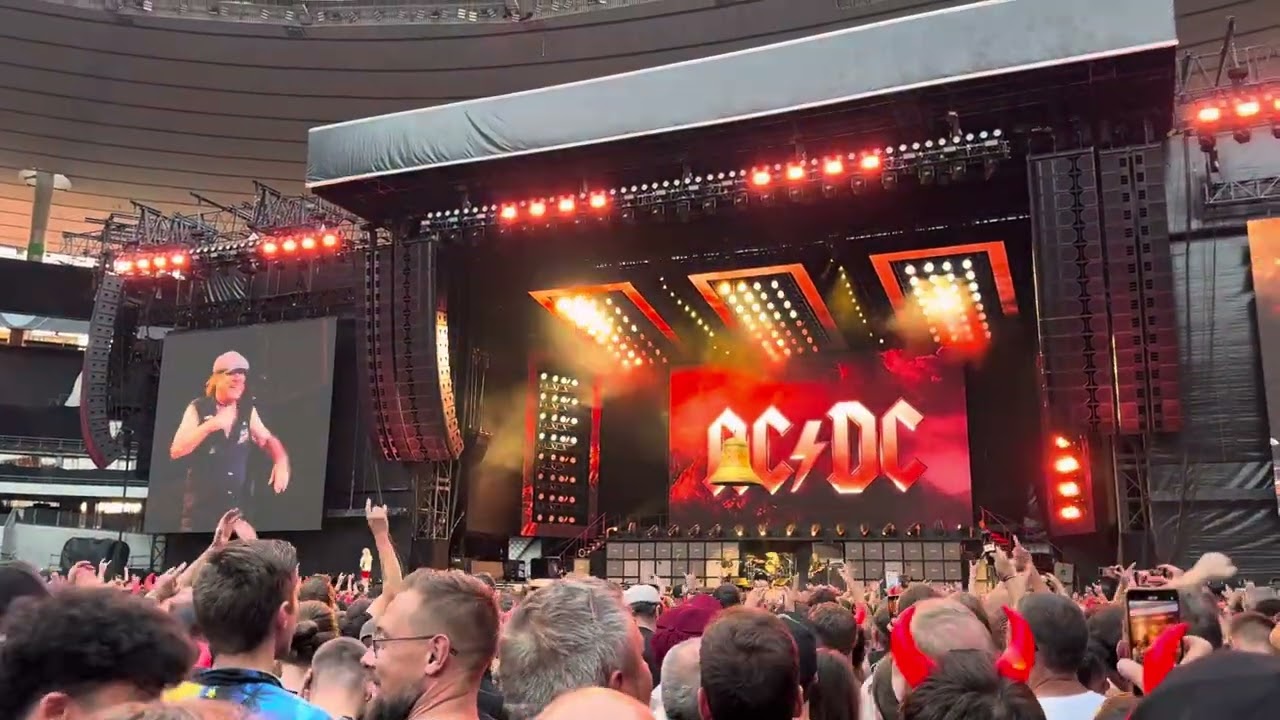 AC/DC - Hells Bells - Live @ Stade de France, Paris 09/08/2025