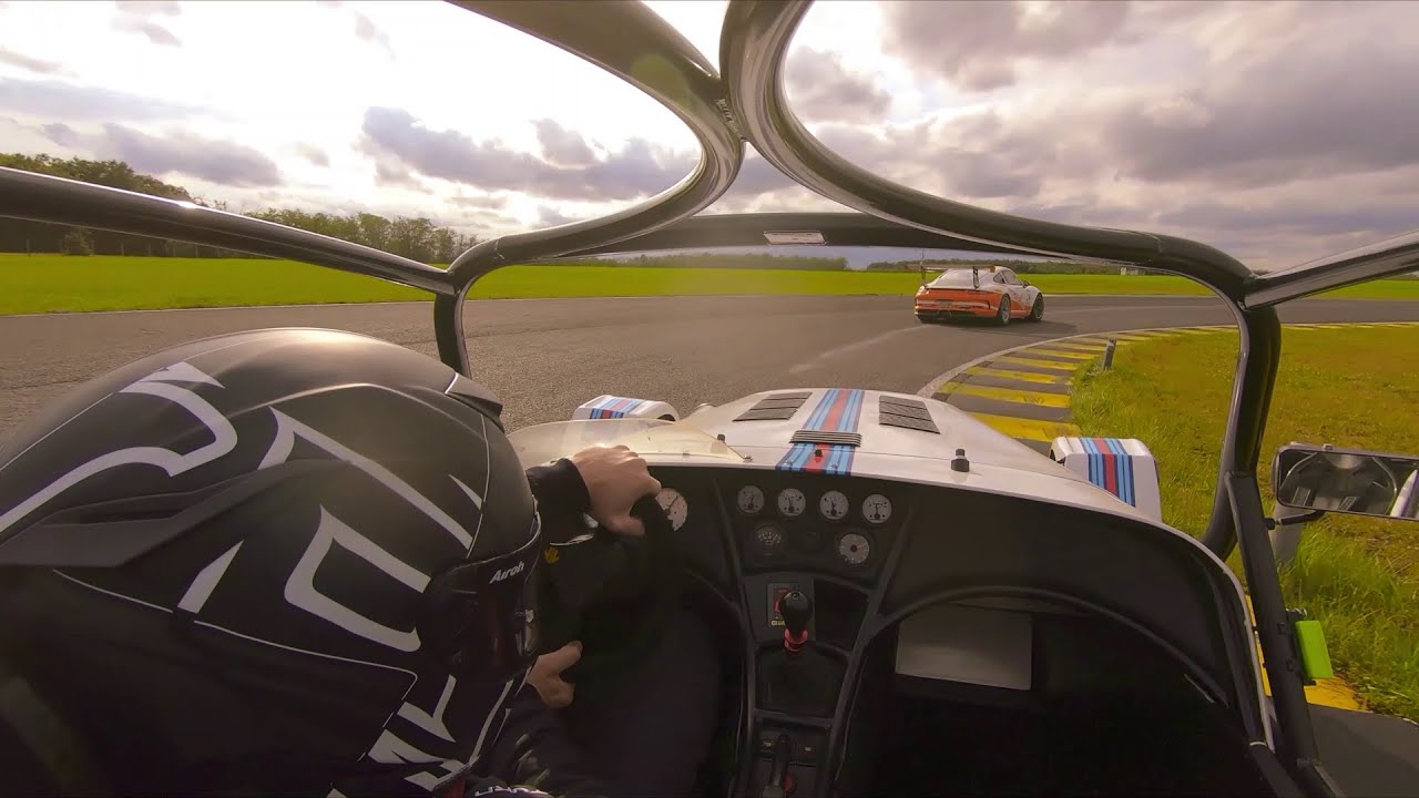 Caterham CSR260 vs Porsche GT3 CUP at Pannoniaring