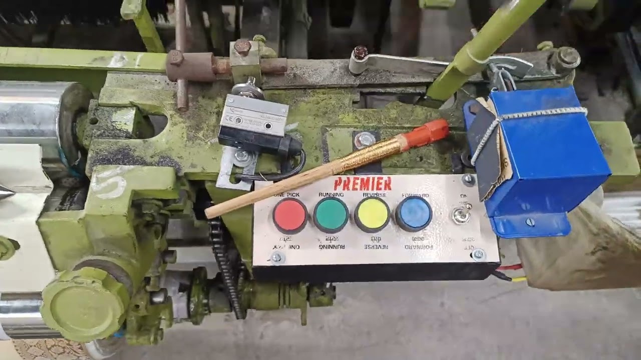 Loom with jacquard and dobal beam