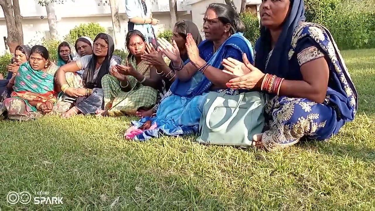 भीम ज्ञान चर्चा कमेटी पुरैना रघुनाथपुर की महिलाए श्रावस्ती में बड़ी सुंदर भीम गीत मंजू देवी