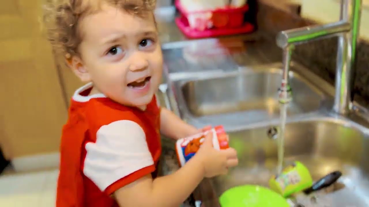 Haydar and Freya Show How To Help Mommy Do Housekeeping