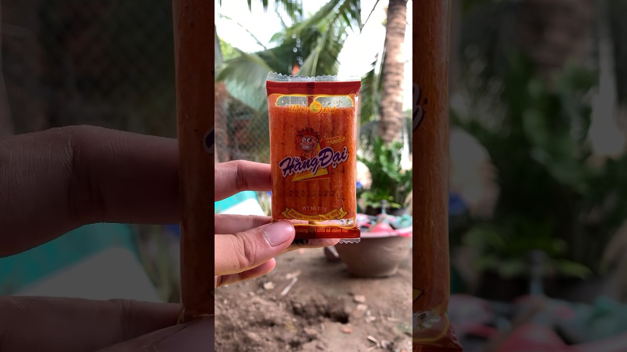 Ăn vặt tuổi thơ Snack Hằng Đại b&aacute;nh miếng cay cay #shorts