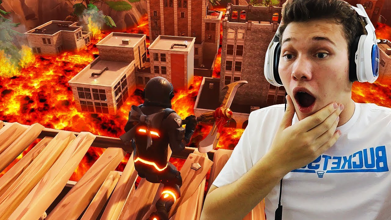 FLOOR IS LAVA CHALLENGE IN TILTED TOWERS! (INTENSE) Fortnite Battle Royale