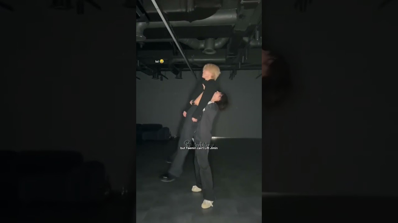 Jungkook vs Taemin lifting Jimin 😂
