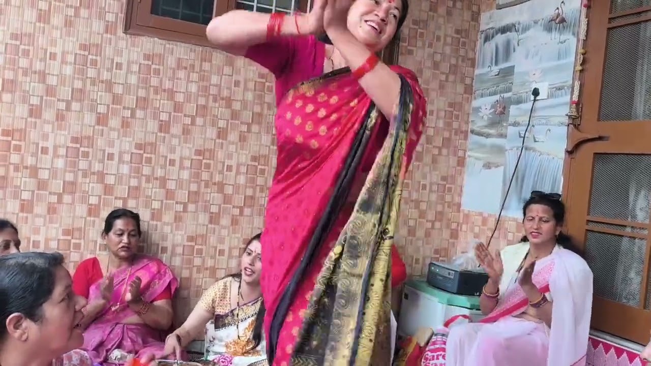 झुकि आयो शहर में वयापरी#kumauni#holi #geet 👌👌🥰🥰🙏🙏