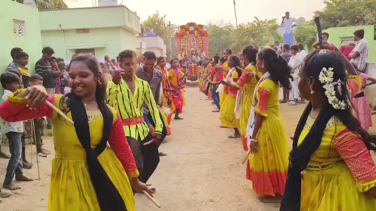 Ranu Bombai ki Ranu Song Kolatam dance Govardhan Group...9700355548