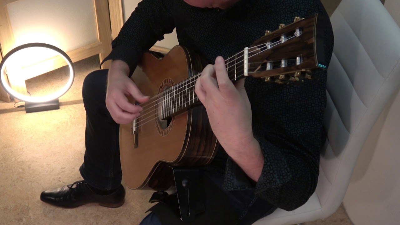 Fugue in C-major by Richard Charlton (Peter Constant, guitar)