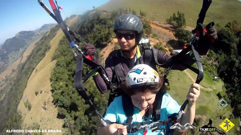 Voo Duplo de Parapente em Alfredo Chaves Equipe Fora do Ar Paragliding - Sandra