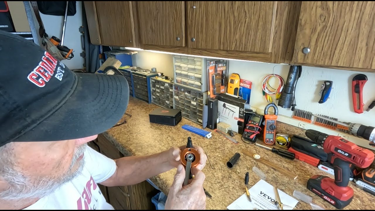 Двухголовочные высечные ножницы VEVOR для листового металла — отличный инструмент.