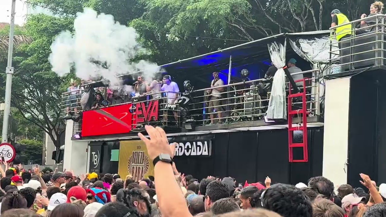 Banda Eva bota pra virar no carnaval de São Paulo 2026