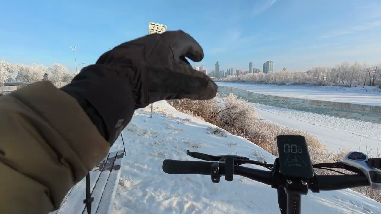 Bow River Pathway | What it likes to bike in -21°C with hoarfrost | Calgary Canada