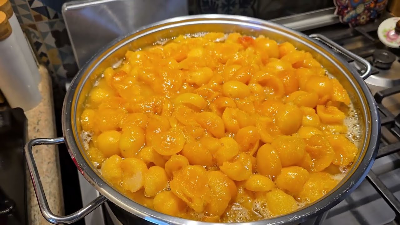 أسهل و أنجح ☝️طريقة لعمل مربى المشمش 🍑 و السر  اللي بيخلي لونو برتقالي👌