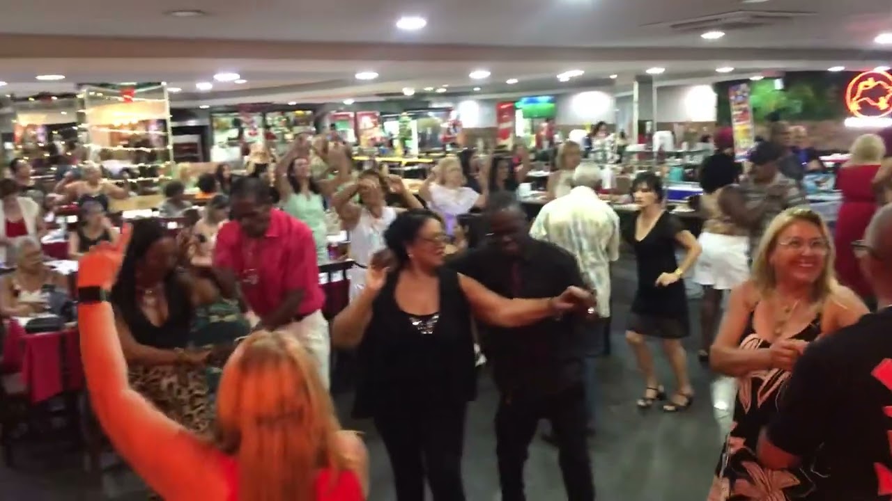 Binho Stradda-04/12/2025-Baile da Helô e Clarice Tavares na churrascaria Gril em Duque de Caxias RJ.