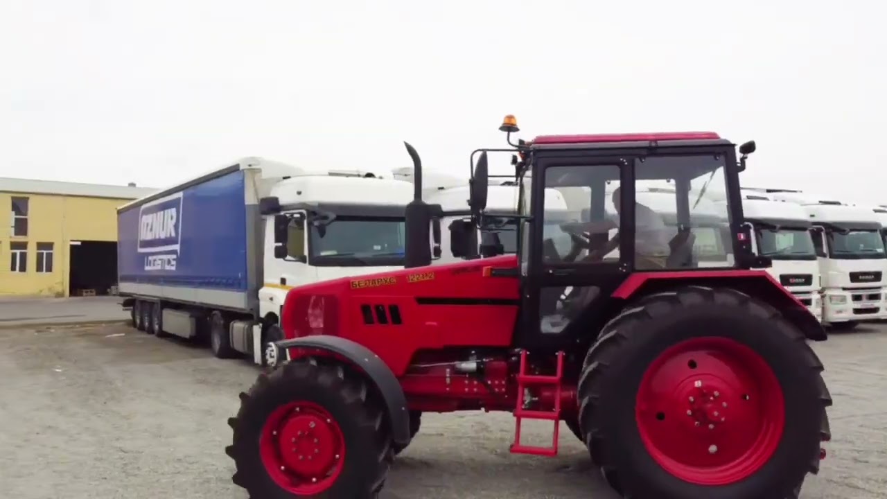 Belarus MTZ 1221 traktoru - Turabın təqdimatında