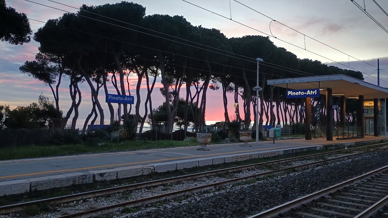 Treni di fine Gennaio alla stazione di Pineto-Atri