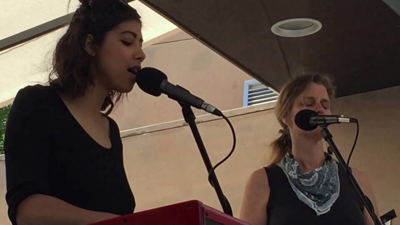 The Hollands!  Old Mans Town Performed Live at the Bendigo Blues and Roots Festival