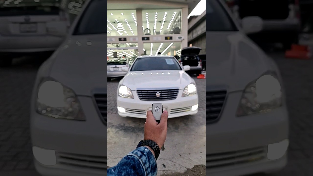 Toyota Crown Royal Saloon 2007. Old Yet Luxurious