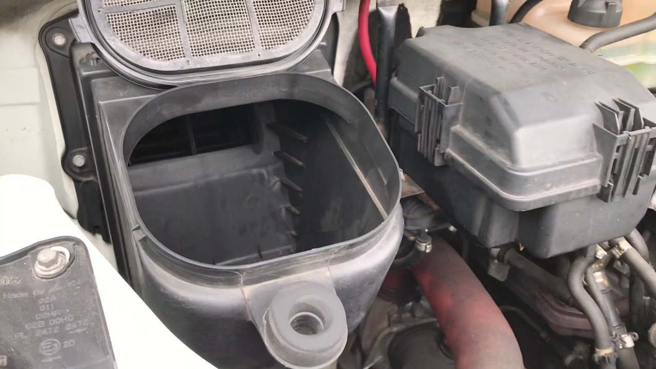 Iveco Daily IV change of cabin air filter