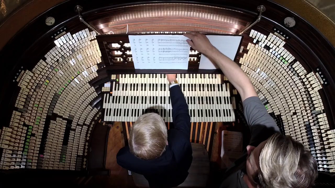 Mark Thallander plays 'Toccata on Ellacombe' on the largest pipe organ in the world