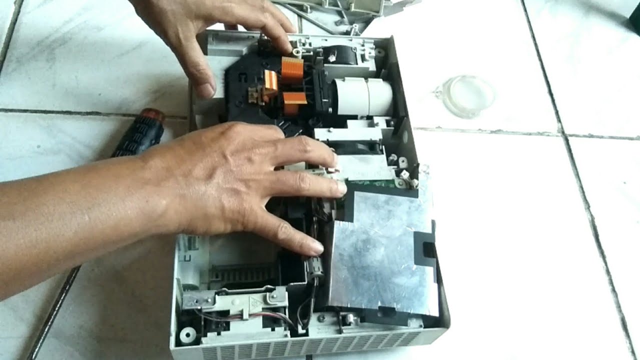 How to Cut PTLB2EA Panasonic Projector LCD Panel | Cara membuka Panel LCD Proyektor Panasonic PT-LB2