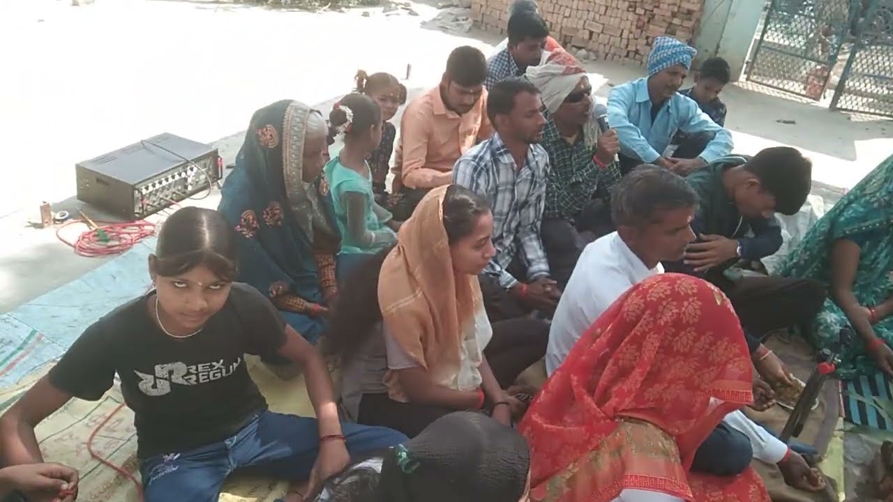 होली होली पर्व के उपलक्ष आज पूजन किया गया ग्रामअब्दुल्लागंज सभी ग्रामवासी सम्मिलित हुए 