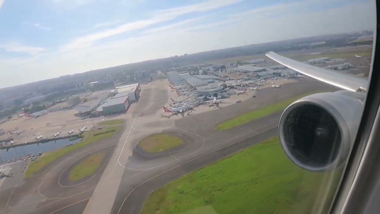 Singapore Airlines B777-300ER Takeoff from Sydney and Landing at Singapore | SQ212