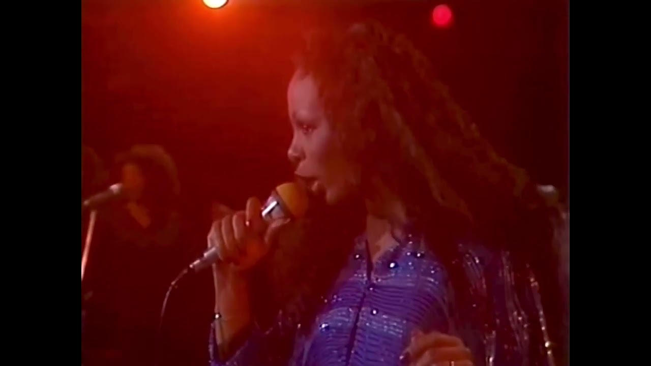 Donna Summer. TRY ME I’KNOW WE CAN MAKE IT live 77