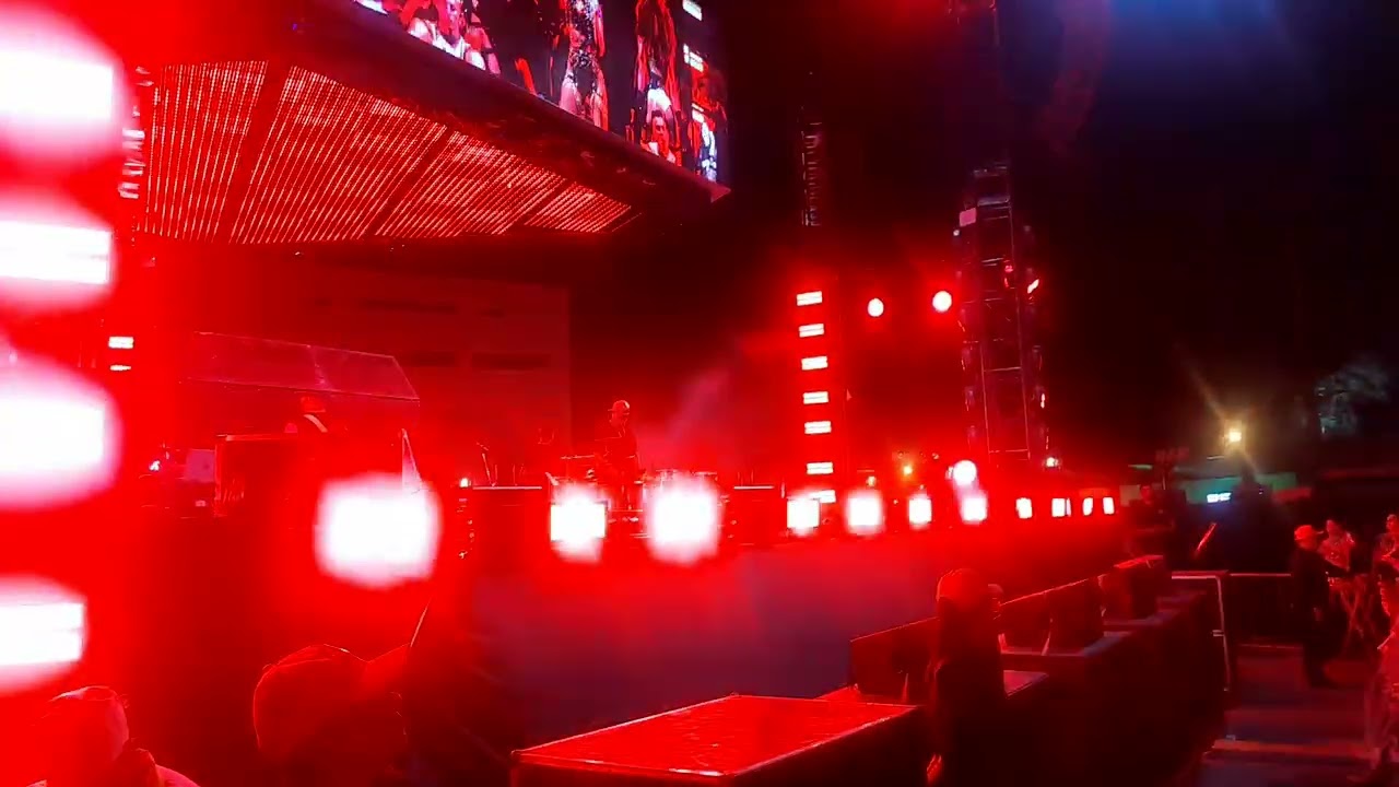 Anitta- Double team ( Ensaios da Anitta, 2020- Recife/PE)