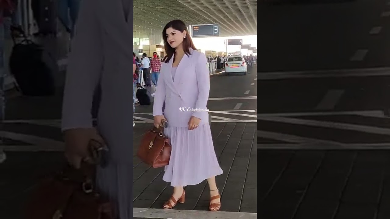 Sneha Wagh At Airport Departure