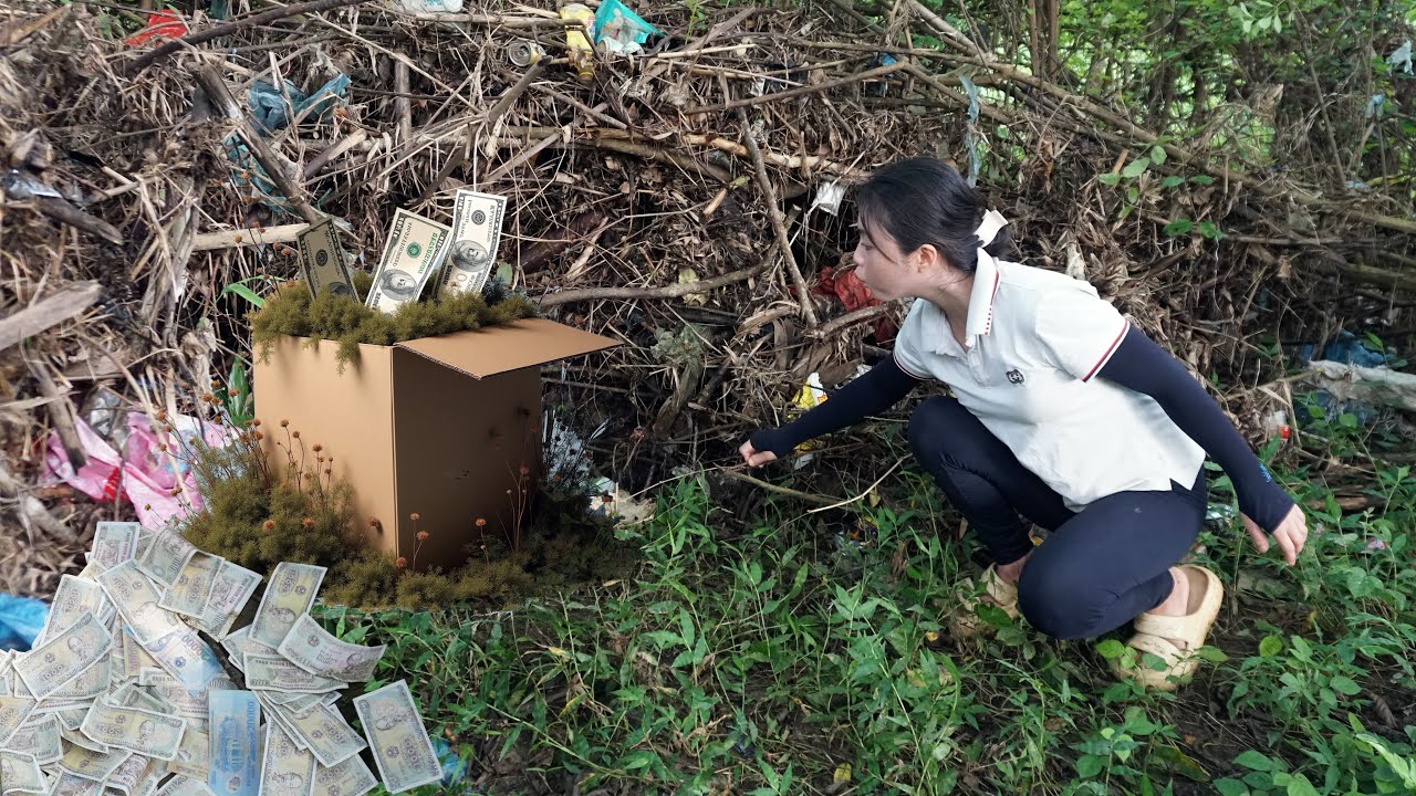 OMG! Unexpectedly discovered a valuable treasure box while collecting scrap