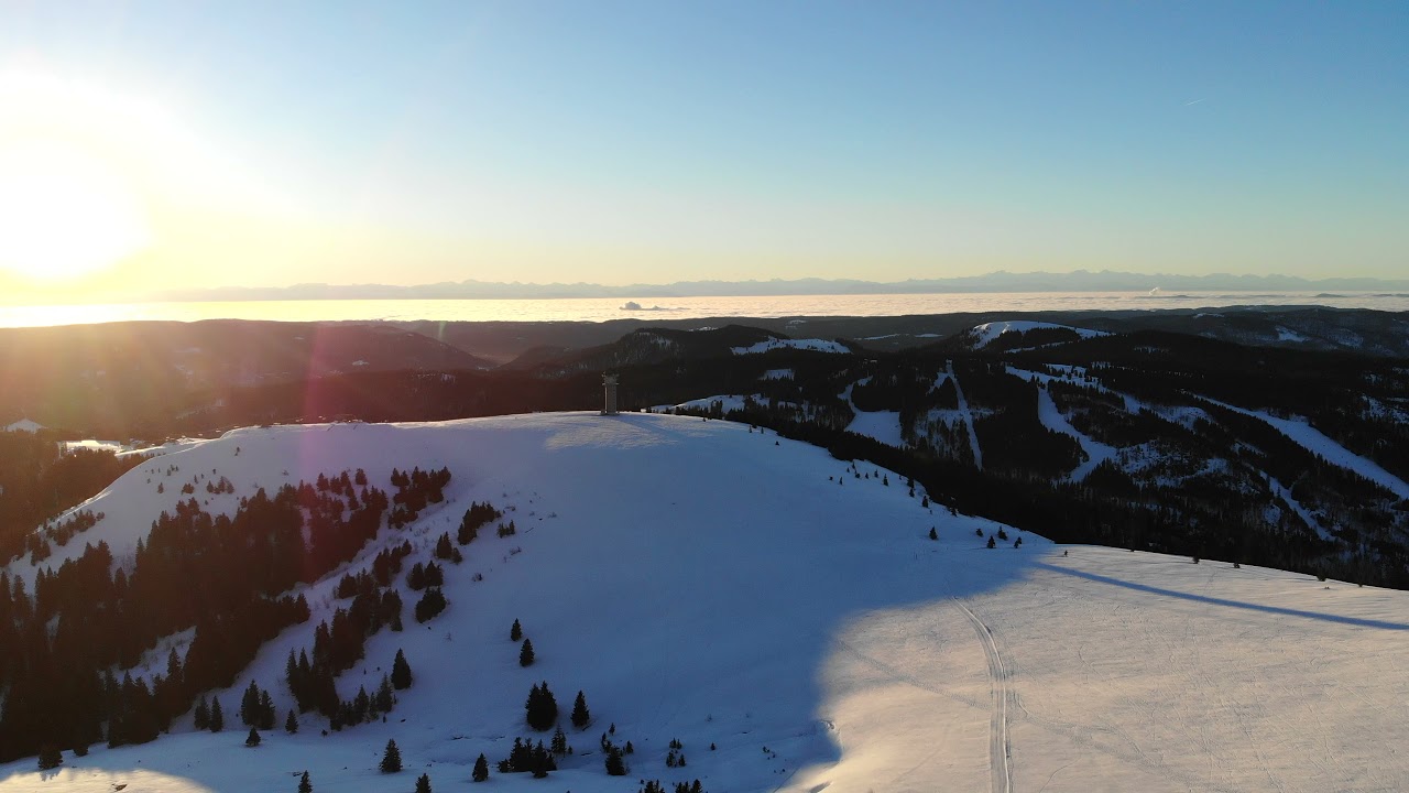 Der Feldberg im Winter. Atemberaubende Aufnahmen in 4K zu Fuß und aus der Vogelperspektive.