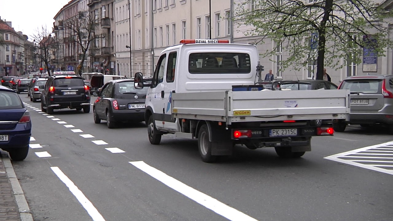 Kaliszanie o kontrapasie w ul. Śródmiejskiej. Więcej na faktykaliskie.pl