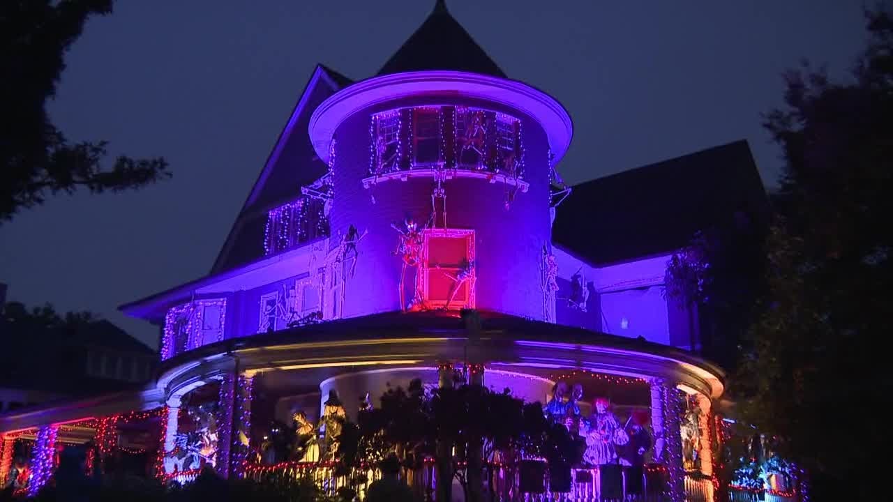 Playwright David Lindsay-Abaire wows with Halloween display